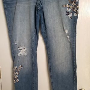 Torrid 14 distressed flower jeans embroidered